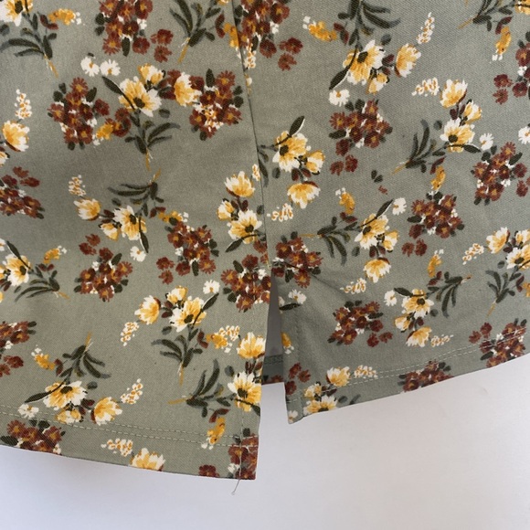 Francesca’s Collection Floral Print Puff Sleeve Bodycon Mini Dress - Picture 8 of 8